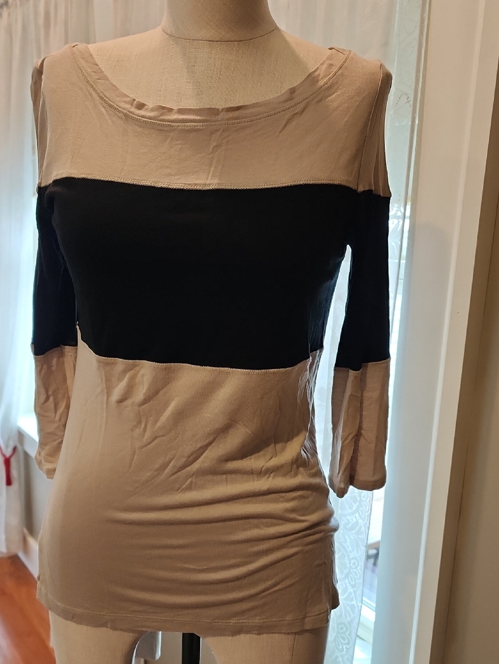 Banana Republic Light Beige Scoop Neck 3/4 Sleeve